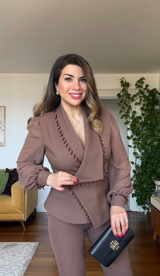SLEEVE WITH TULLE DETAIL STONE-EMBELLISHED SUIT - BROWN