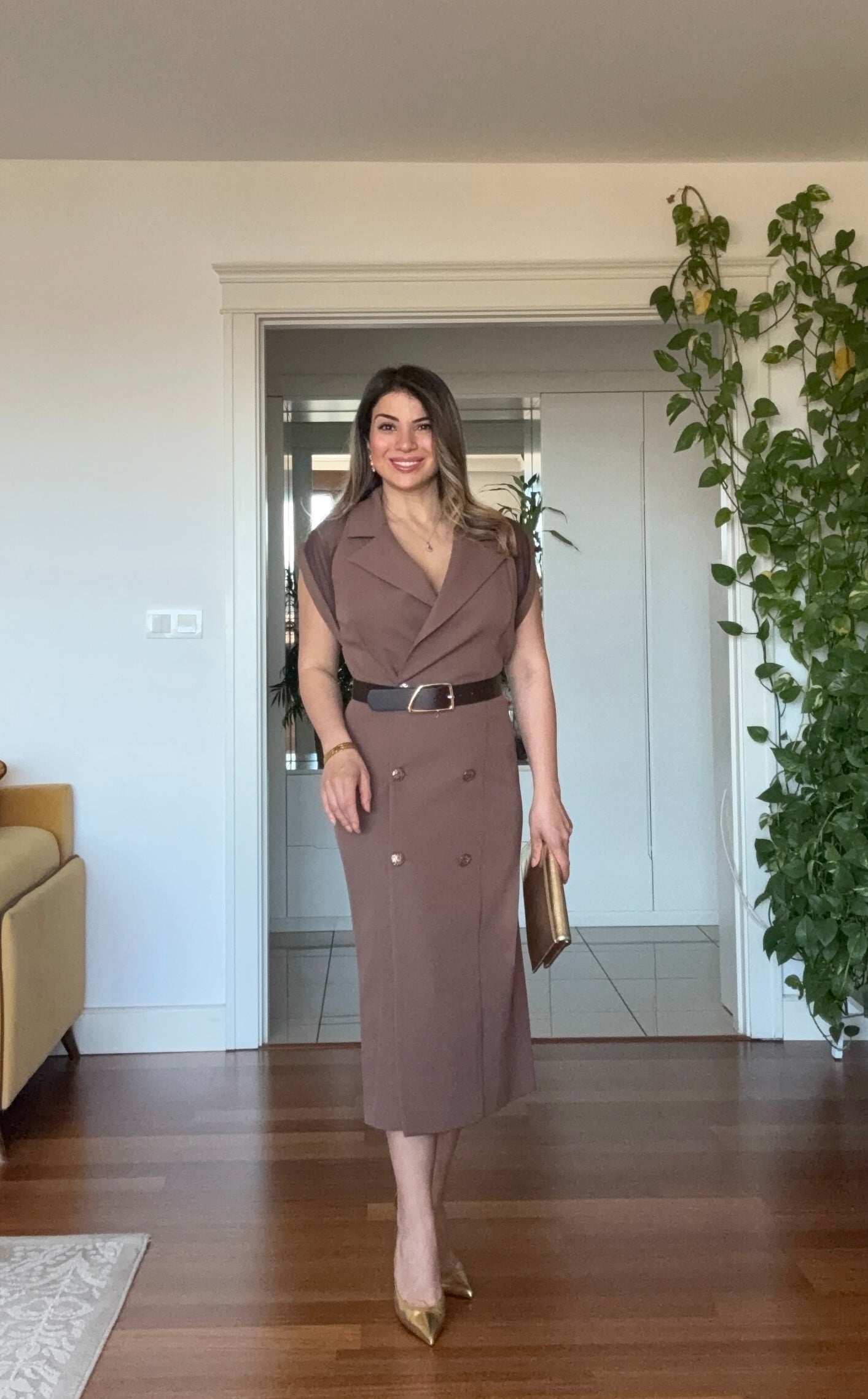 PADDED SHOULDER CHIFFON DETAIL BELTED DRESS - BROWN