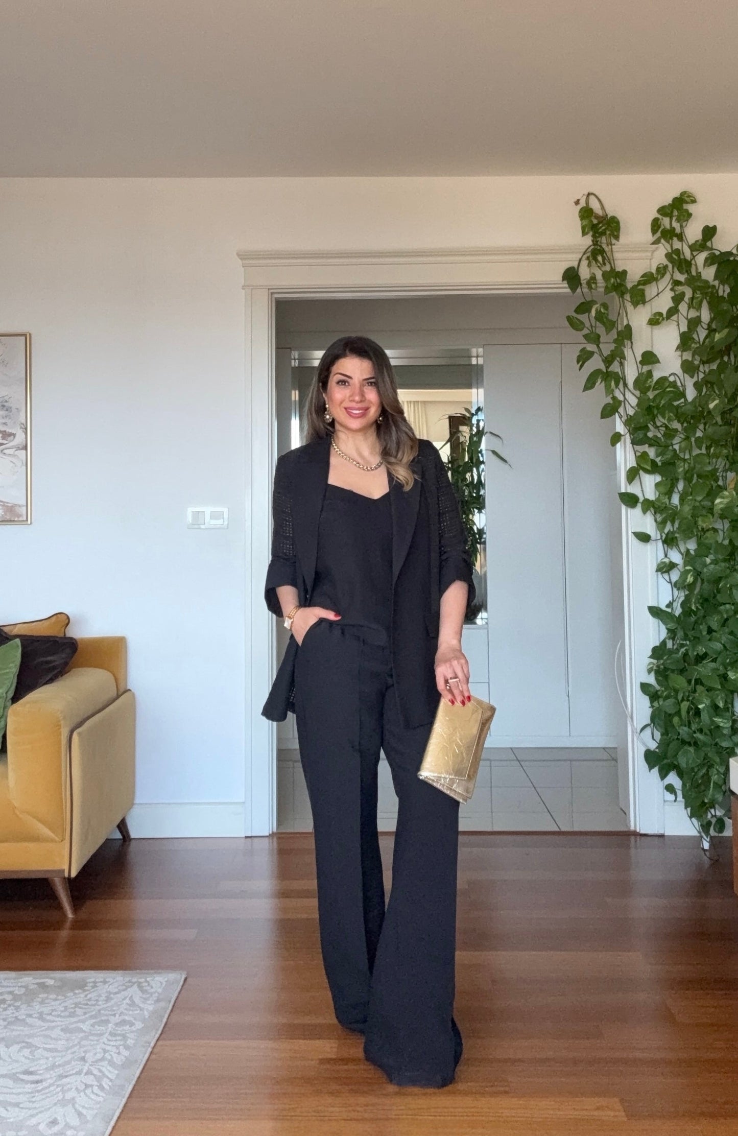 BLAZER SUIT WITH TEXTURED DETAIL - BLACK