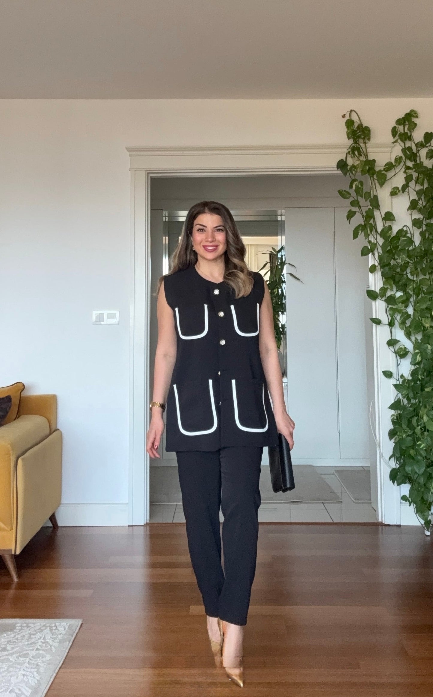 CONTRAST PIPING BELTED SLEEVELESS BLAZER AND TROUSERS SET - BLACK