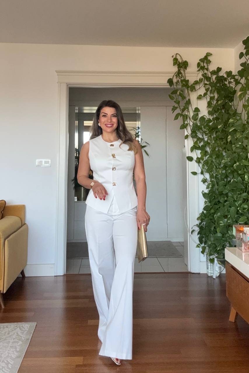 SLEEVELESS BUTTON-DETAIL BLAZER AND WIDE-LEG PANTS SET - WHITE