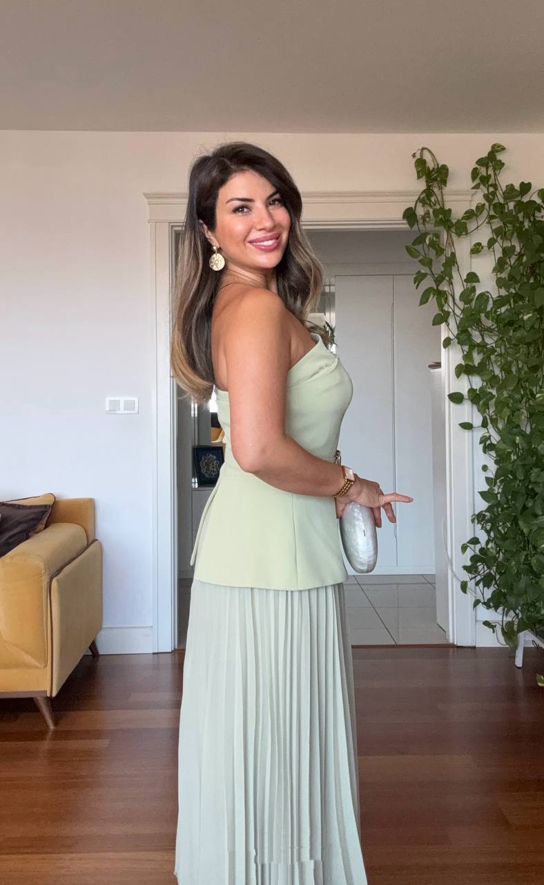 V-NECK BELTED PLEATED MAXI DRESS - GREEN