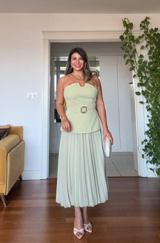 V-NECK BELTED PLEATED MAXI DRESS - GREEN