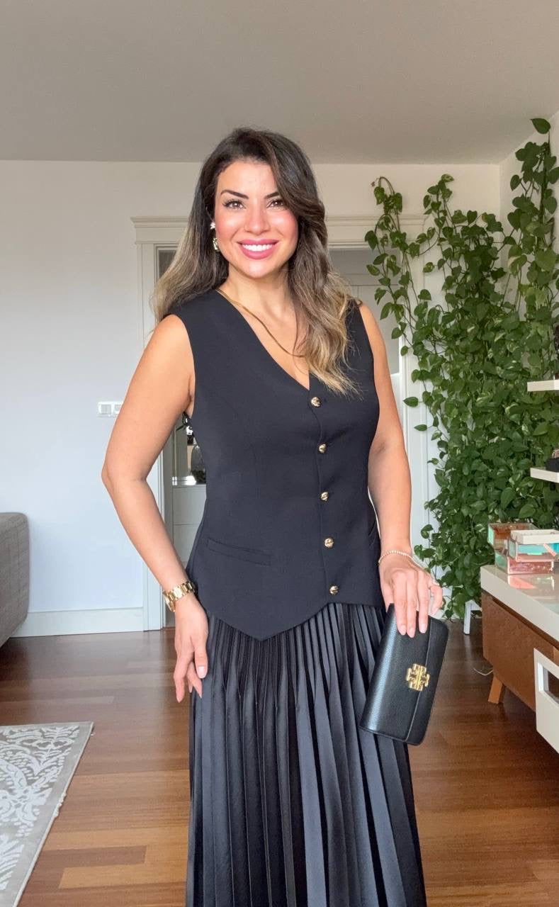 PLEATED SKIRT & BUTTONED VEST SET - BLACK