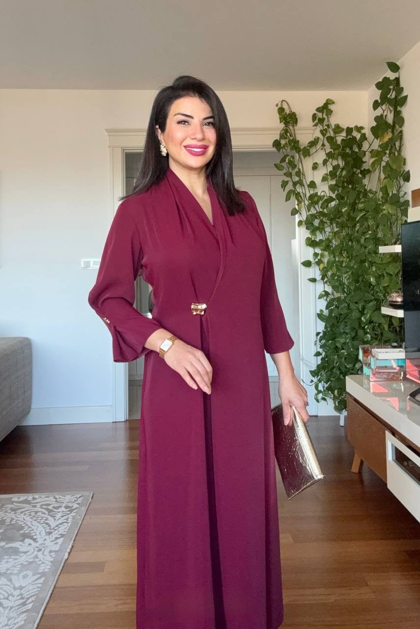 SHAWL COLLAR GOLD BUCKLE DETAIL FLOWY MAXI DRESS - BURGUNDY