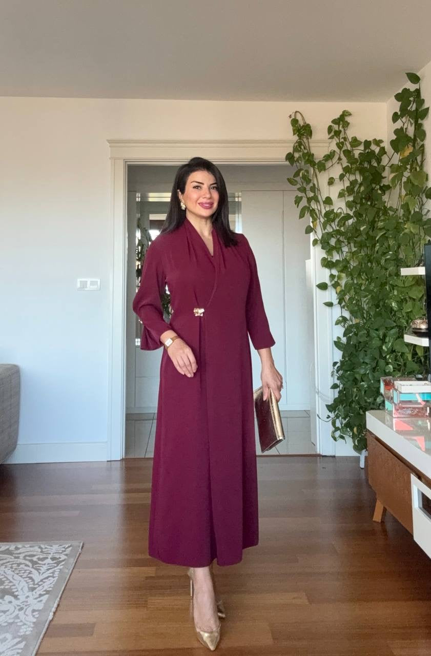 SHAWL COLLAR GOLD BUCKLE DETAIL FLOWY MAXI DRESS - BURGUNDY