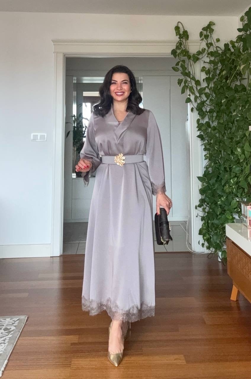 LACE-CUFFED BELTED MAXI DRESS - MINK