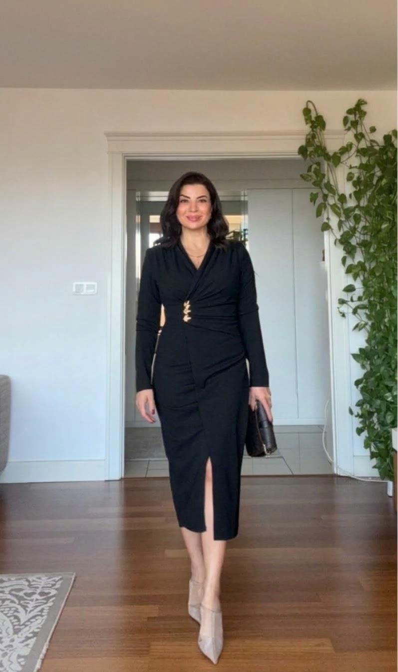 WRAP-STYLE V-NECK LONG-SLEEVE MIDI DRESS WITH DRAPING AND GOLD-TONE ACCENT - BLACK