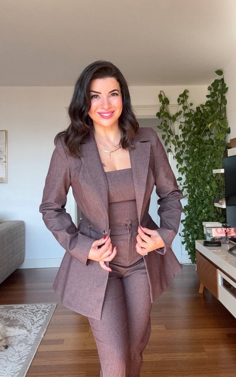 BUTTON-DETAIL BLAZER, STRAPLESS TOP AND TROUSERS THREE-PIECE SET - BROWN