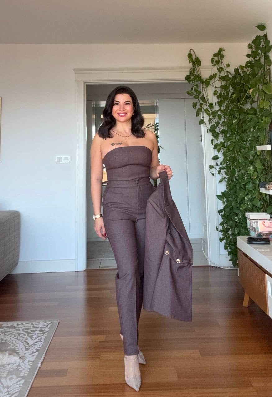 BUTTON-DETAIL BLAZER, STRAPLESS TOP AND TROUSERS THREE-PIECE SET - BROWN