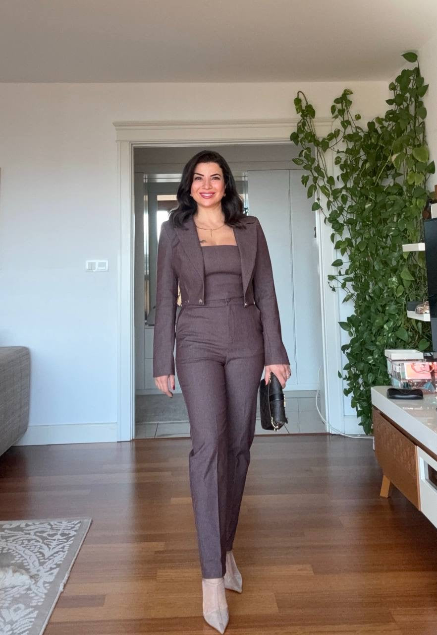 BUTTON-DETAIL BLAZER, STRAPLESS TOP AND TROUSERS THREE-PIECE SET - BROWN