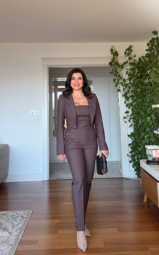 BUTTON-DETAIL BLAZER, STRAPLESS TOP AND TROUSERS THREE-PIECE SET - BROWN