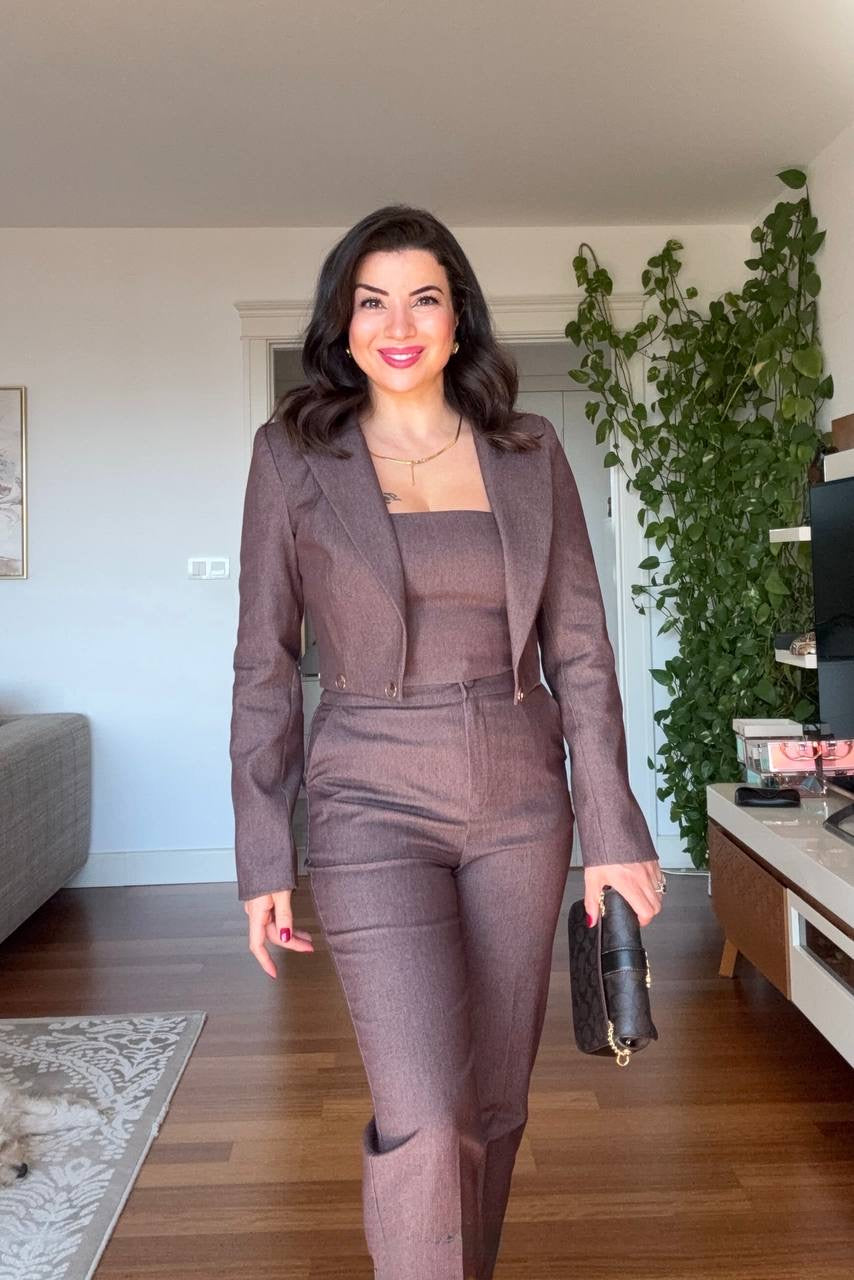 BUTTON-DETAIL BLAZER, STRAPLESS TOP AND TROUSERS THREE-PIECE SET - BROWN