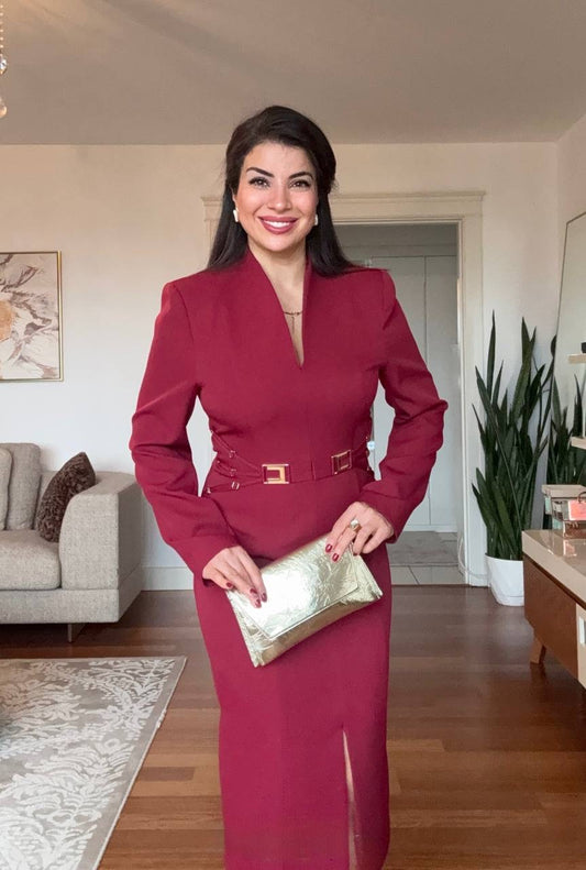 V-NECK METAL BUCKLE DETAIL LONG-SLEEVE MIDI DRESS - BURGUNDY