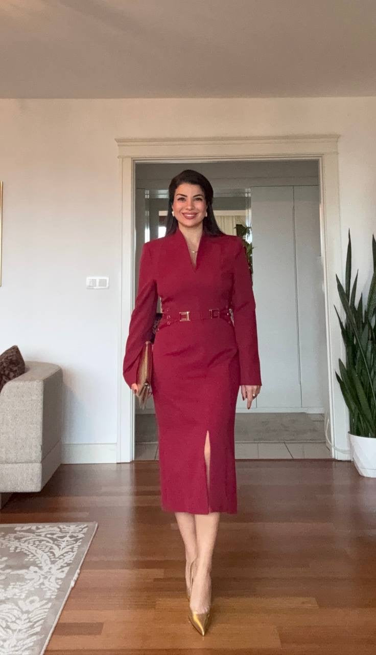 V-NECK METAL BUCKLE DETAIL LONG-SLEEVE MIDI DRESS - BURGUNDY