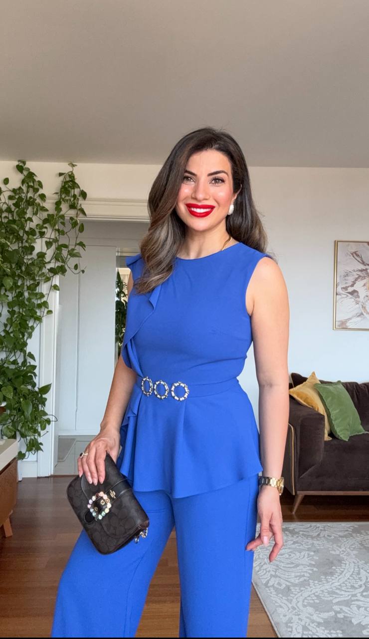 SET WITH RHINESTONE BELT AND RUFFLE DETAIL – SAX BLUE