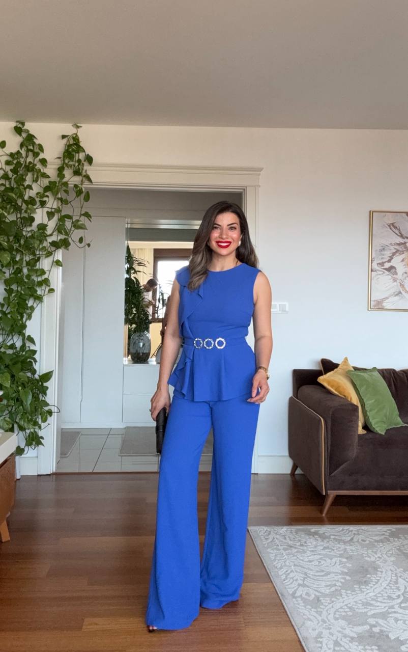SET WITH RHINESTONE BELT AND RUFFLE DETAIL – SAX BLUE