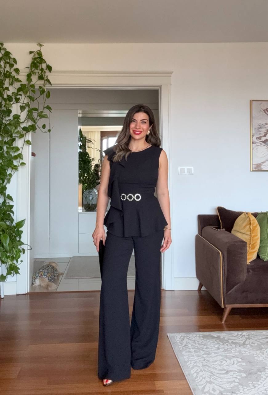 SET WITH RHINESTONE BELT AND RUFFLE DETAIL – BLACK