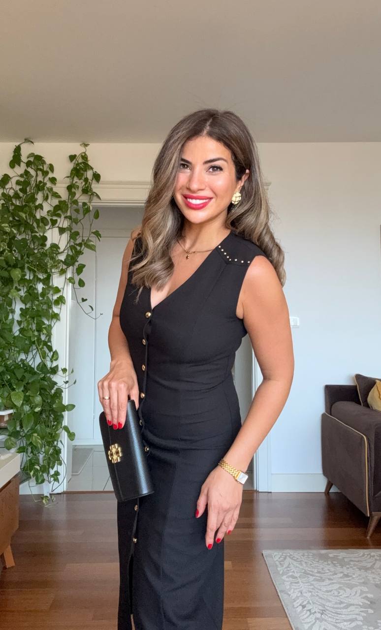 BUTTON-DETAIL SLIT MIDI DRESS WITH V-NECK – BLACK