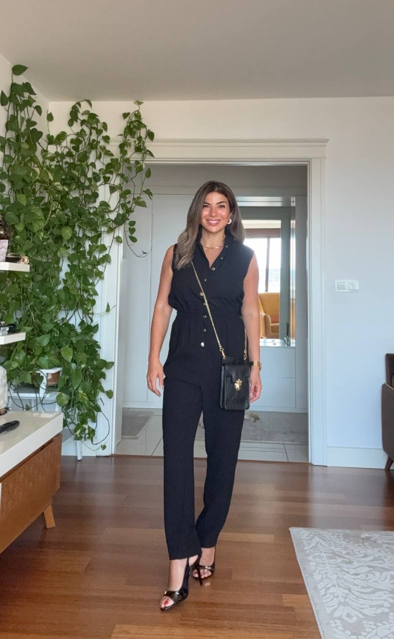 SLEEVELESS JUMPSUIT SET WITH GOLD BUTTON DETAILS – BLACK