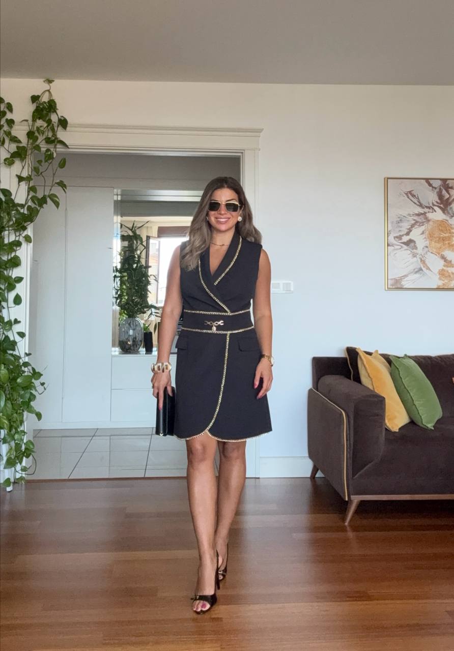 WRAP DRESS WITH CHAIN DETAILS - BLACK