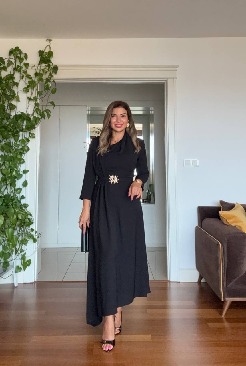 DRAPED BROOCH DETAIL LONG DRESS - BLACK