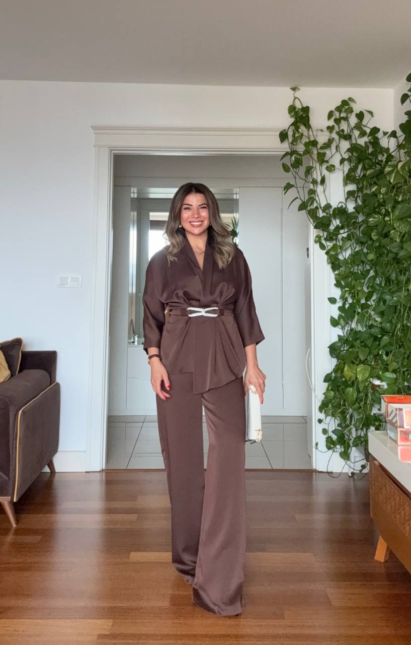 SATIN TEXTURED ELEGANT SET WITH BELT DETAIL - BROWN