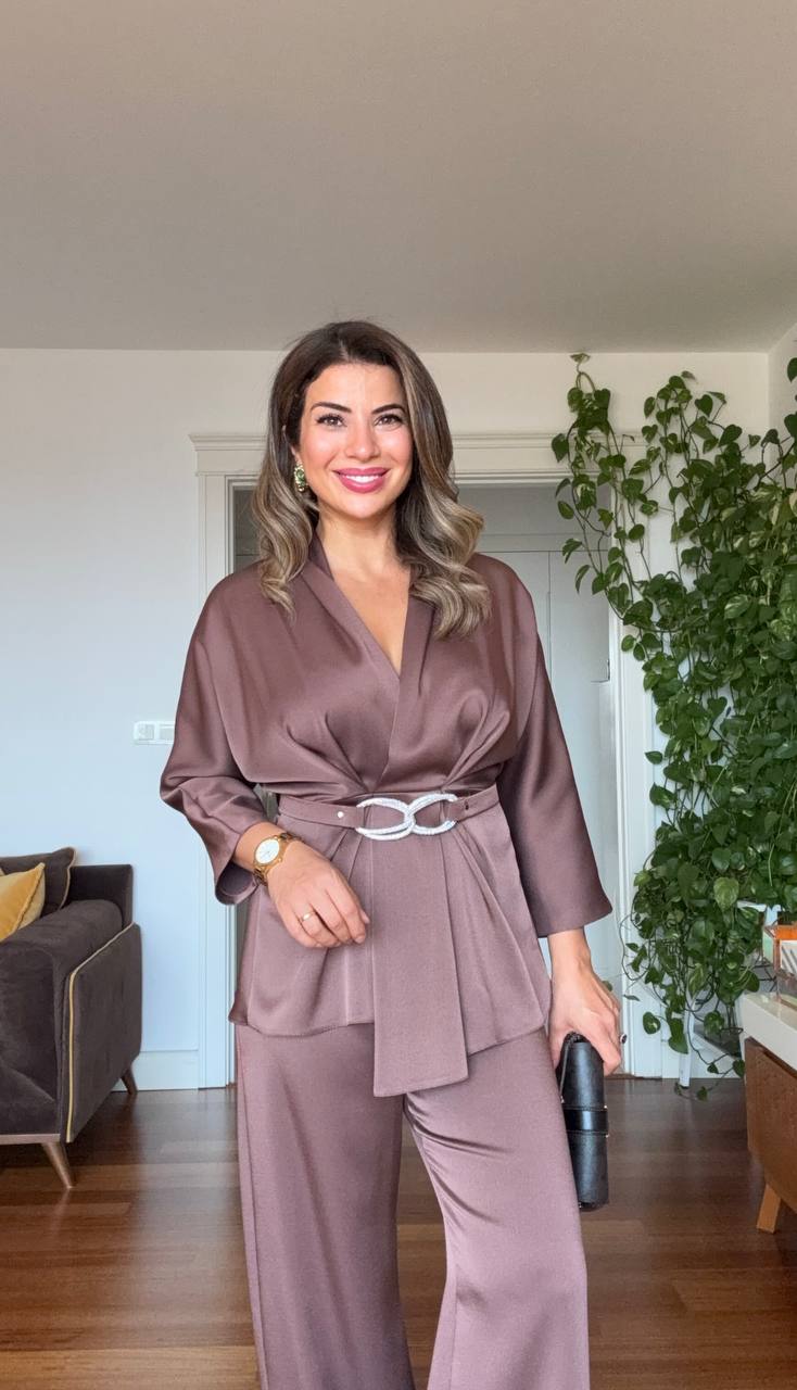 SATIN TEXTURED ELEGANT SET WITH BELT DETAIL - MOCHA BROWN
