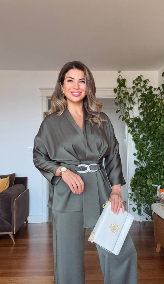 SATIN TEXTURED ELEGANT SET WITH BELT DETAIL - KHAKİ