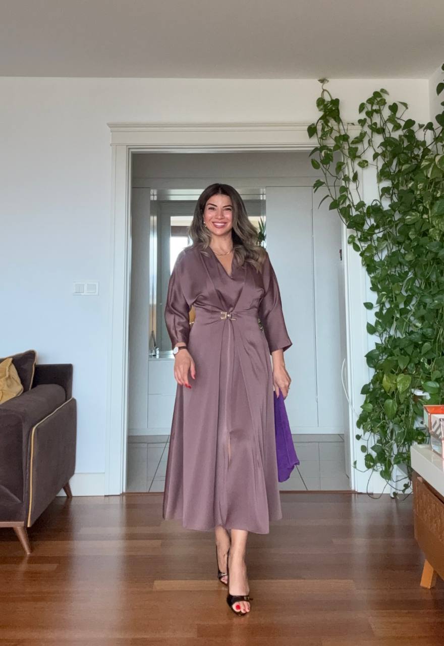 MIDI DRESS WITH GOLD BUCKLE DETAIL – MOCHA BROWN
